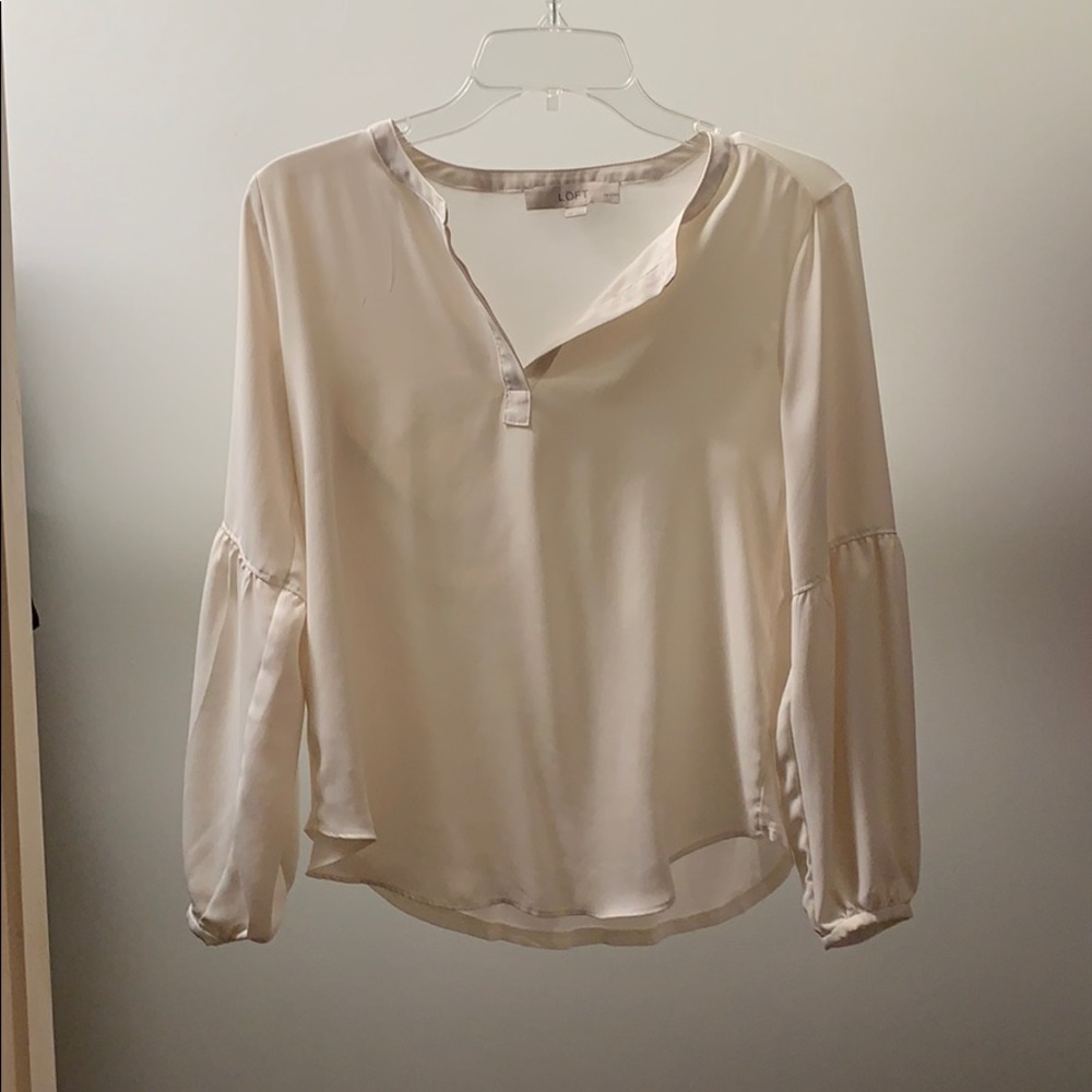LOFT long sleeve créme blouse
